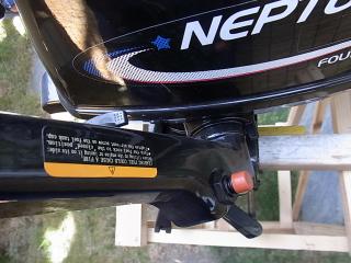 ネプチューン 2馬力4ストロークエンジン(船外機) ゴムボート付き