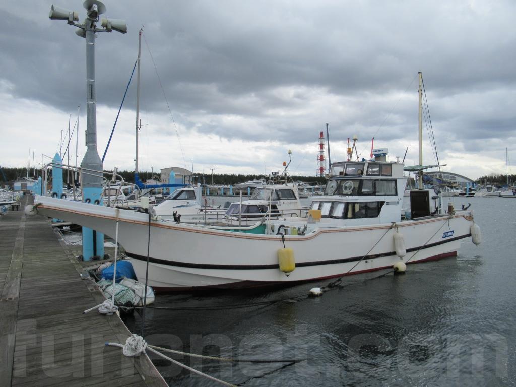 YAMAHA 遊漁船　船台付き　エンジンなし　長さ5.9m YAMAHA 遊漁船 船台付き エンジンなし 長さ5.9m