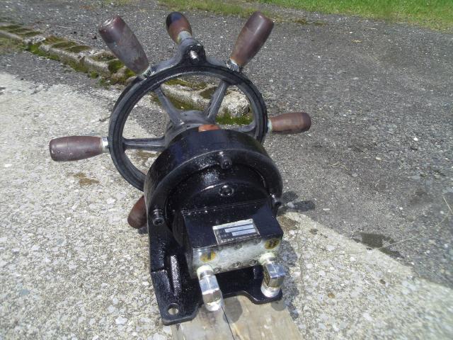 ユニカス HM06N-14 手動油圧ヘルムポンプ | 船ネット