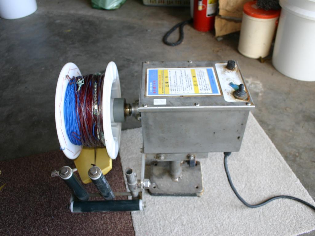 井上機械 小型巻き上げ機4号24V | 船ネット 井上機械 小型巻き上げ機4号24V | 船ネット