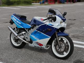 スズキ GSX-R400R(GK73A)
