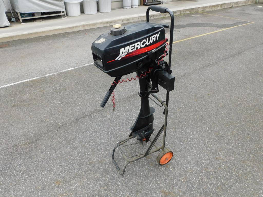 船外機　マーキュリー2馬力　2スト　内燃機絶好調！札幌発　引き取り歓迎 マーキュリー 2ストロークガソリン 船外機 2馬力 | 船ネット
